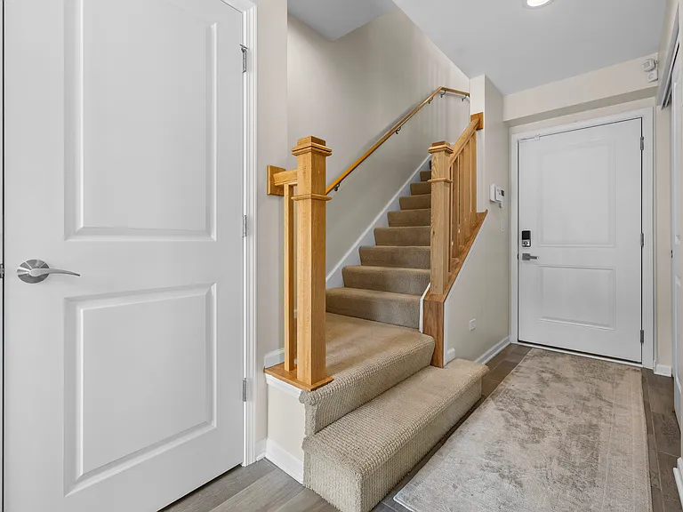 952 Madison St — Photo 7