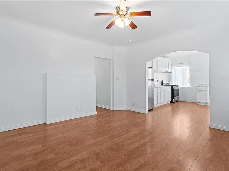 6403 1/2 S Vermont Ave #2 — Photo 18
