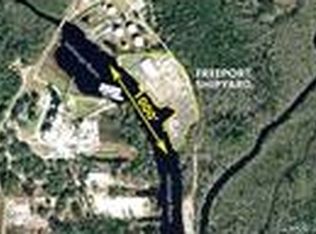116 Shipyard Rd, Freeport, FL 32439