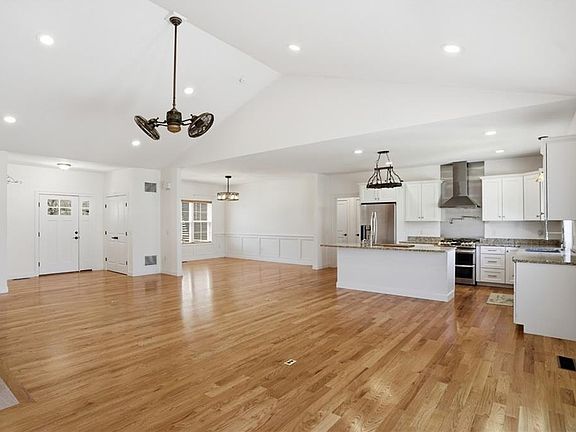 3rd image of 1291 Central Ave