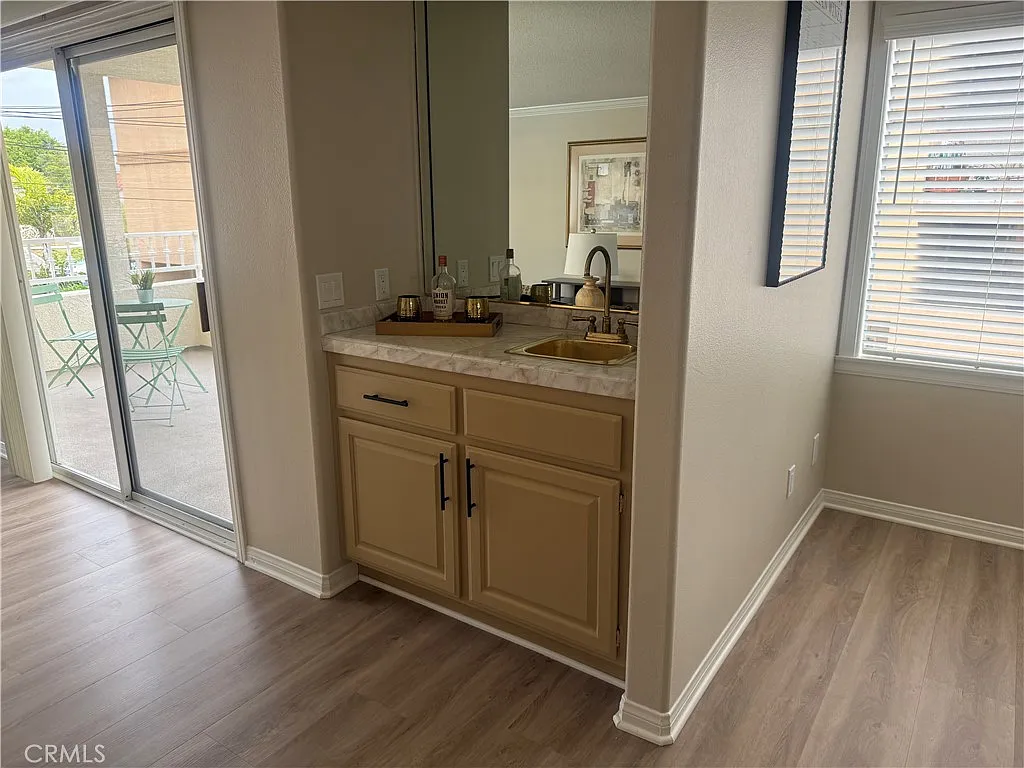 3 bed, 1610 sqft, $3,500 — Photo 3