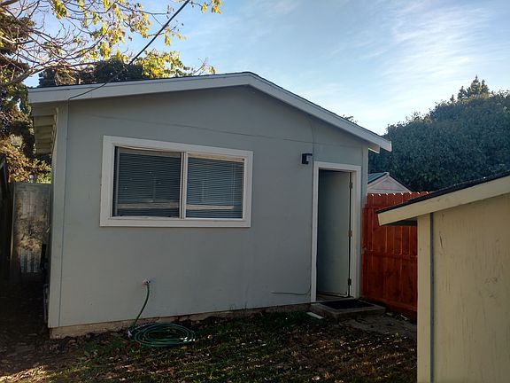 2nd image of 418A Susana St