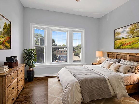 4th image of 2118 W North Ave APT 3S