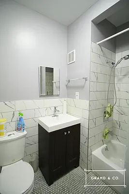 Rented by Grand & Co. | media 2