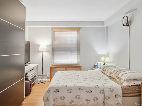 35-50 85 St #3D, Jackson Heights, NY 11372