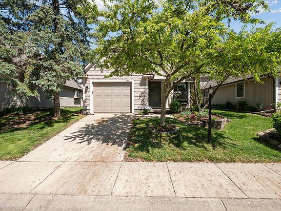 3rd image of 2542 Country Village Ct