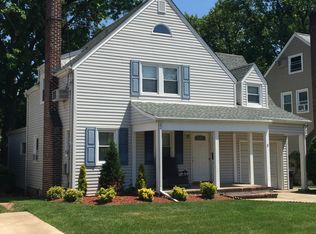 5 Trinity Ct, Bergenfield, NJ 07621