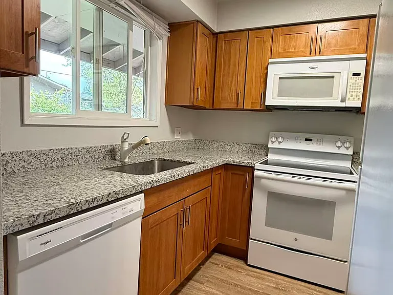 Terri 24 Apartments — Photo 9