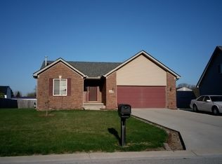 325 Eileen Ave, Smiths Creek, MI 48074