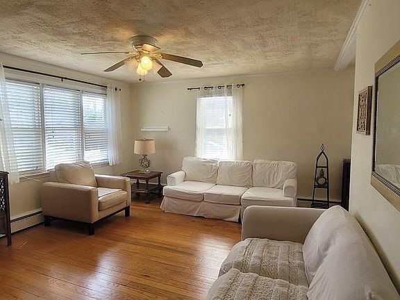 3rd image of 808 Kenyon Ln