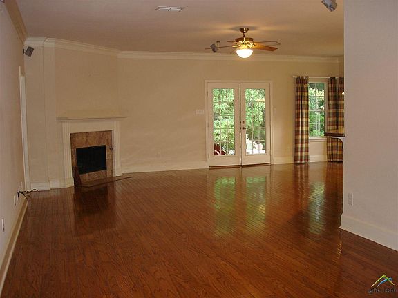 4th image of 5806 Hollybrook Dr