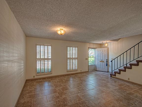 4th image of 55 Townhouse Ln #55
