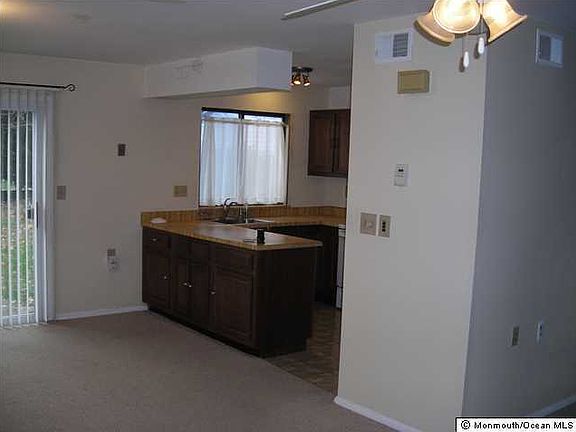 4th image of 497 Dartmoor Way #B