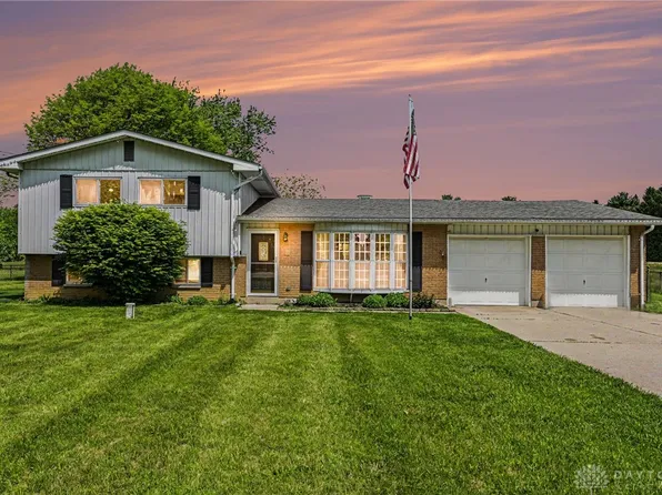 5884 Troy Rd, Springfield, OH 45502