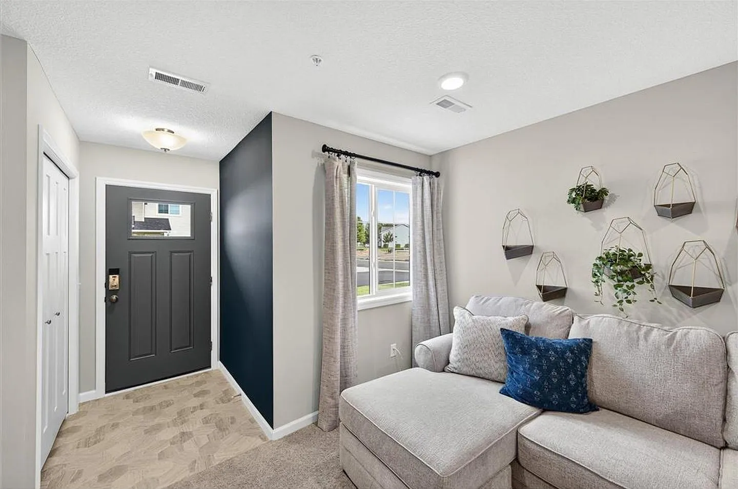Brand New Townhome - Be the first to live here! — Photo 2
