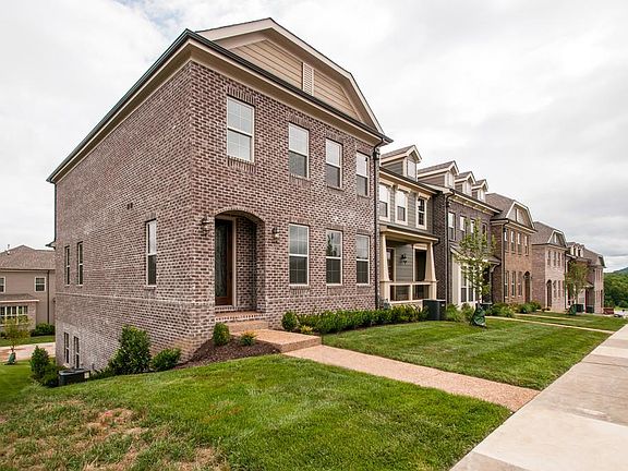 3rd image of 815 Silkwood Dr