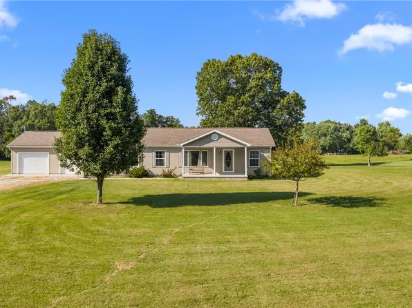 15084 E Us Highway 40, Marshall, IL 62441
