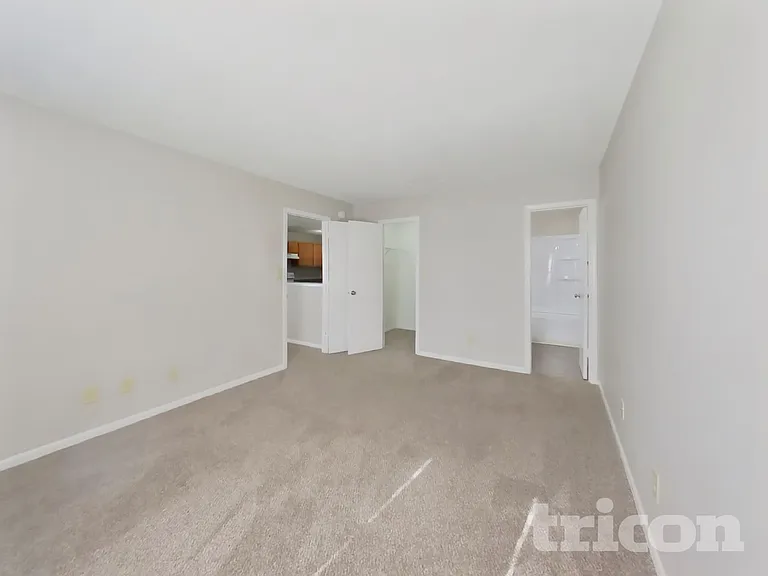 111 Silverberry Ct — Photo 6