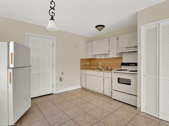 2nd image of 312 Blanco Ct