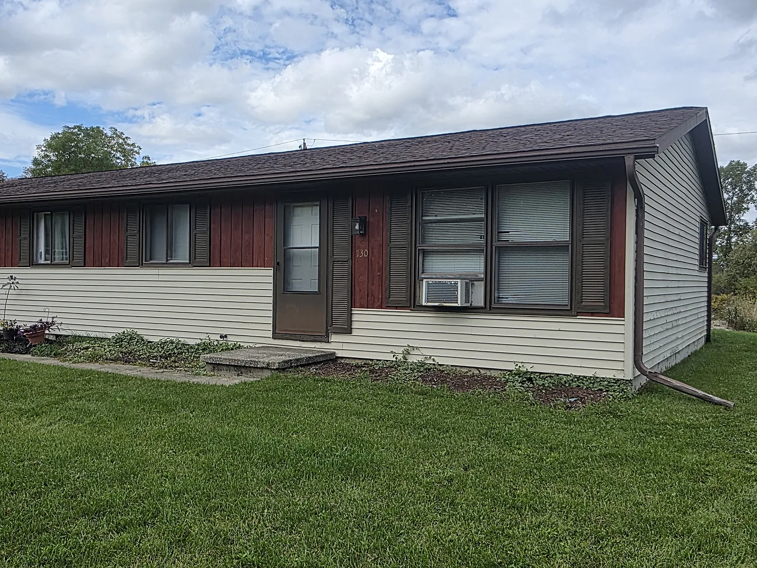 2 bed, 812 sqft, $1,200 — Photo 1
