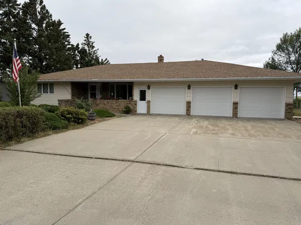807 6th Ave, Washburn, ND 58577