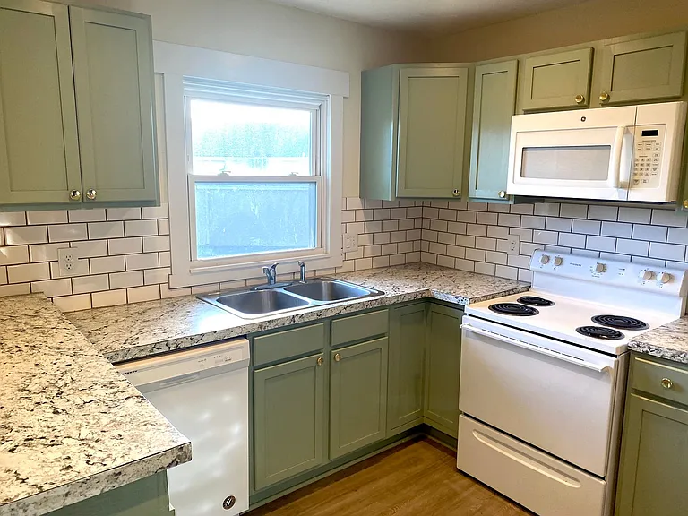 630 Race St — Photo 3