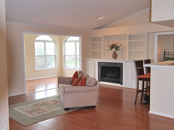 2nd image of 6602 Thackwell Way Unit L