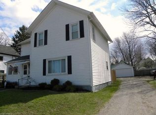 703 Madison St, Conneaut, OH 44030