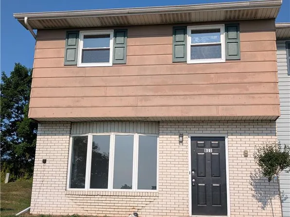 97 Hillcrest Ln #B11, Slatington, PA 18080
