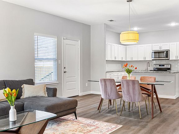 4th image of 3906 Hancock St
