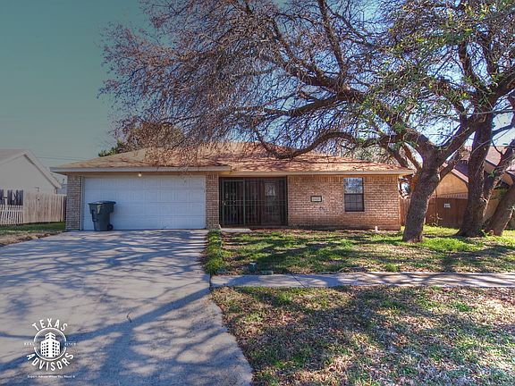2nd image of 2402 Hidden Hill Dr