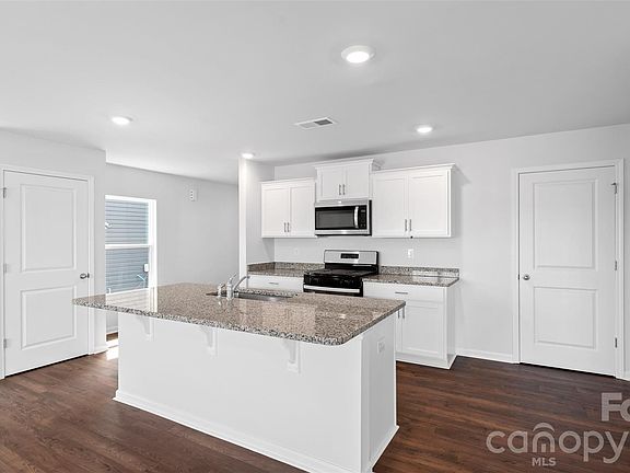 5th image of 42 Caroline Valley Ln
