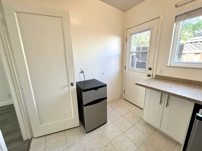 337 Chestnut Ave — Photo 3