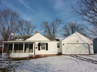 4987 Forest Rd, Mentor, OH 44060