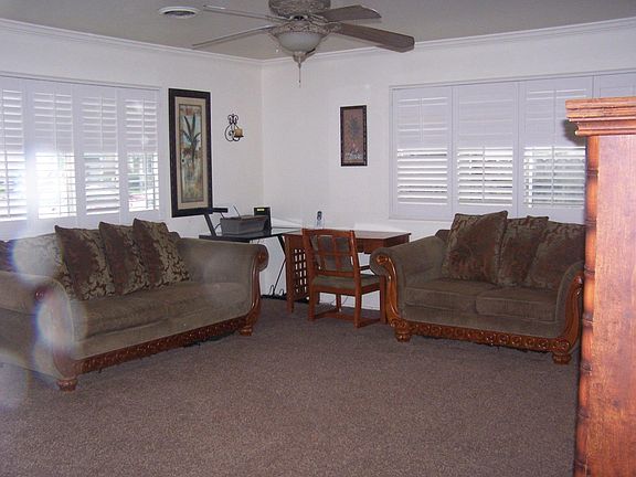 5th image of 300 Carnoble Dr