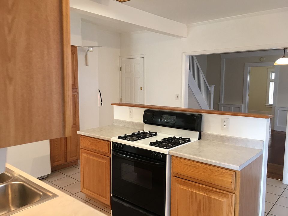 1st image of 440 Main St #1