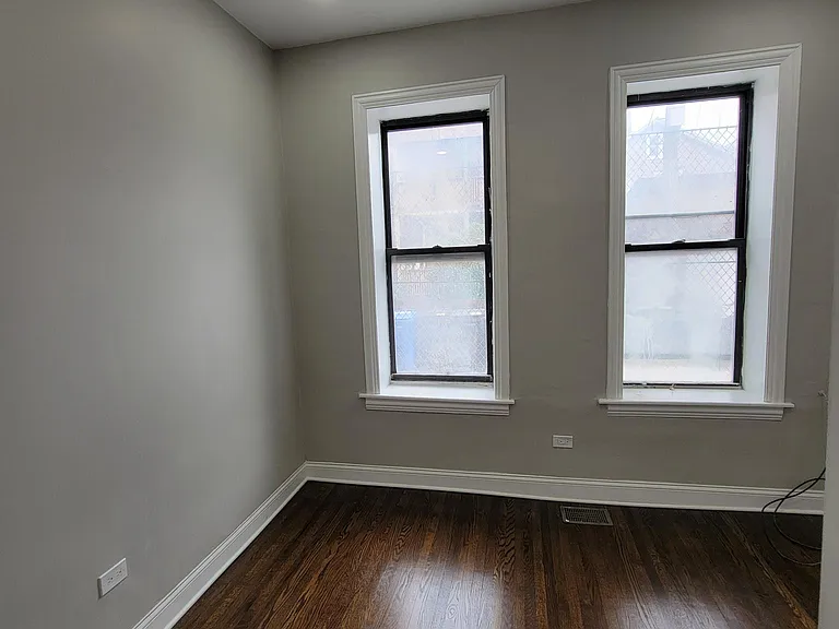 1157 W 19th St #1 — Photo 9