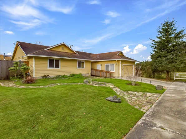 2160 Crystal Way, McKinleyville, CA 95519