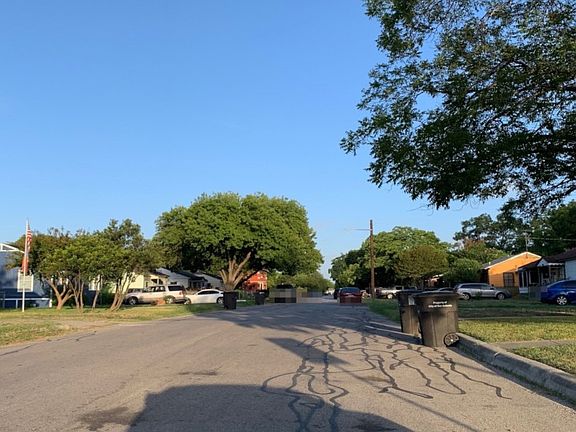 5th image of 237 Elmo Ave