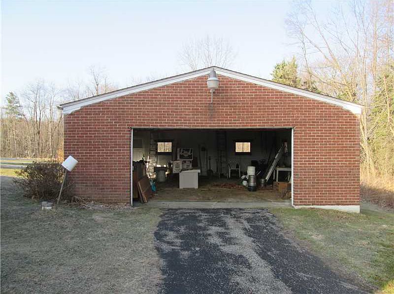 2nd image of 200 Saxonburg Rd