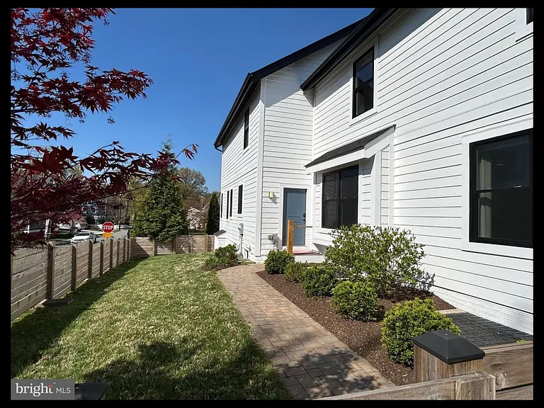 401 N Edgewood St — Photo 12
