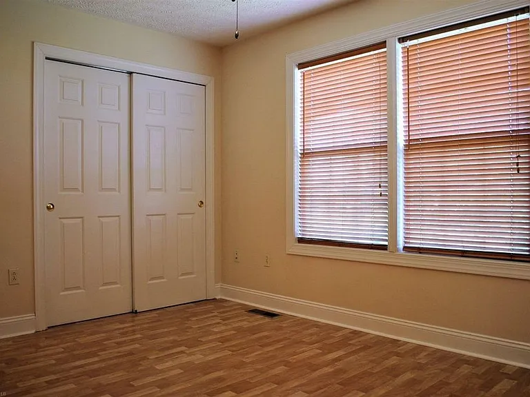 415 Oak Tree Blvd — Photo 4