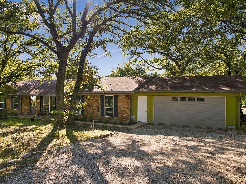 1st image of 1300 Oak Country Est