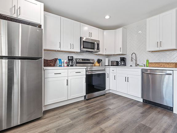 5th image of 2615 Rosewood St APT 1