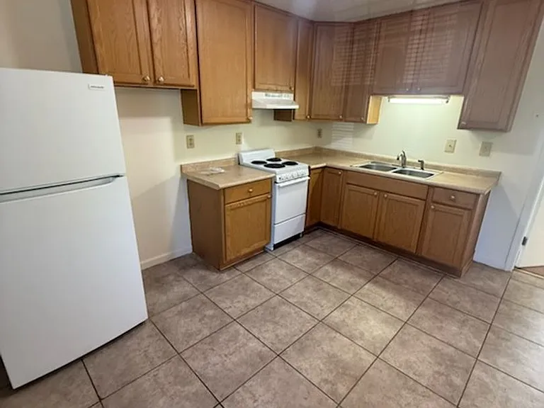 304 Reece Ave — Photo 5