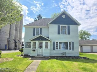 131 W Maple St, Deshler, OH 43516