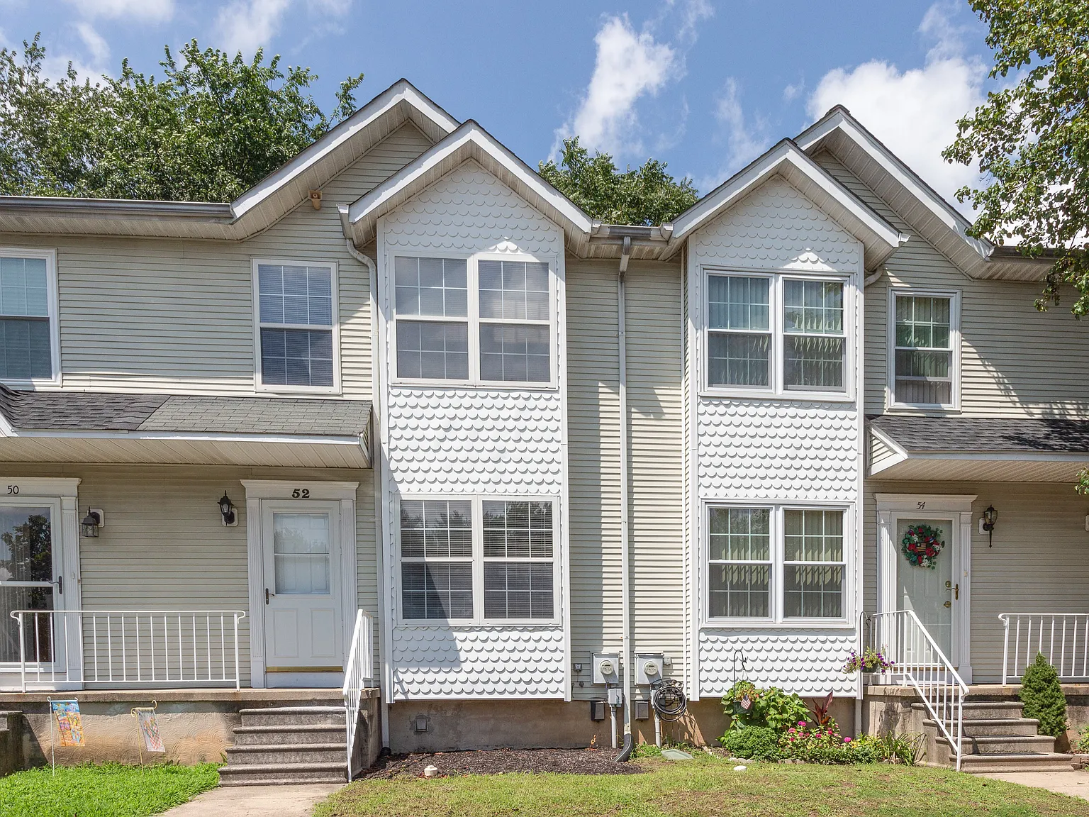 52 Victoria Blvd — Photo 1