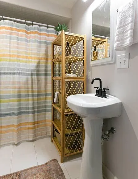 1112 Austin Ave NE #B — Photo 11