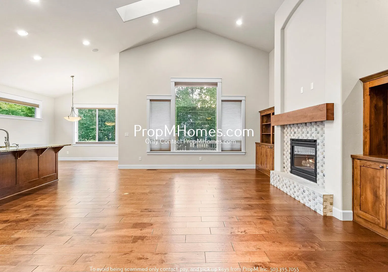 Luxury Three Bedroom Escape in Bull Mountain! — Photo 4