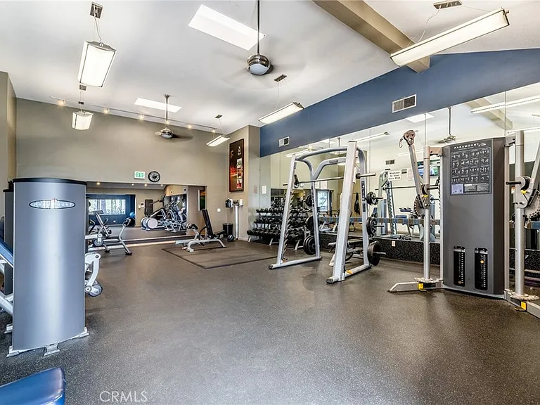 5565 Canoga Ave #307 — Photo 26